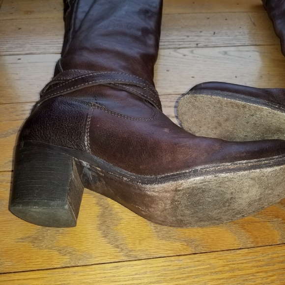 Frye boots with straps & buckles broken in! - Picture 5 of 16